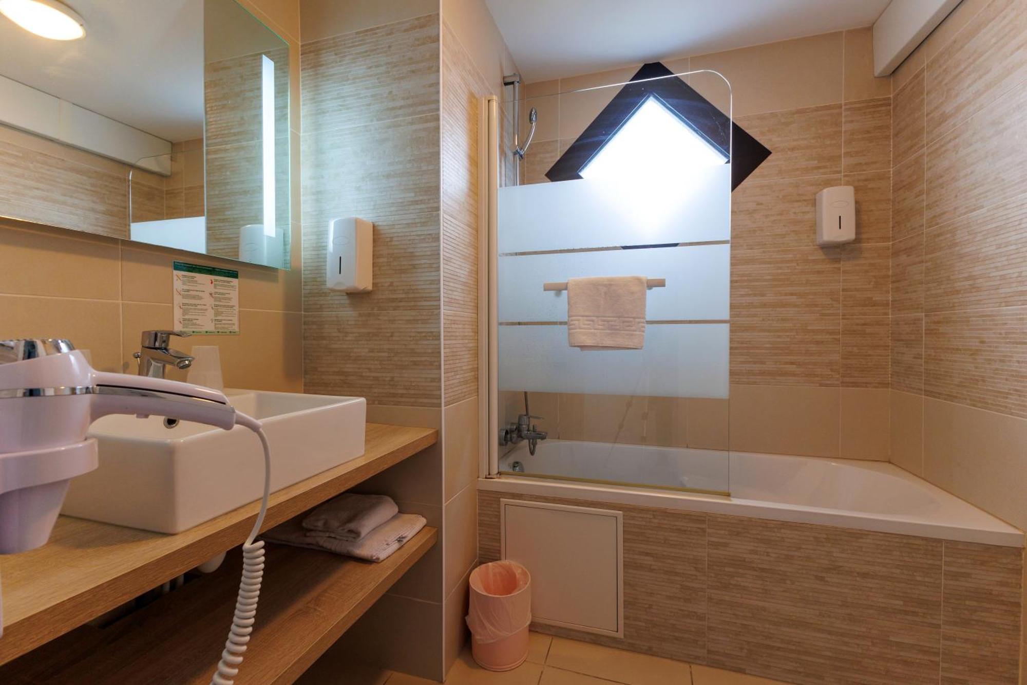 Logis Hotel Le Rochelois La Rochelle  Dış mekan fotoğraf