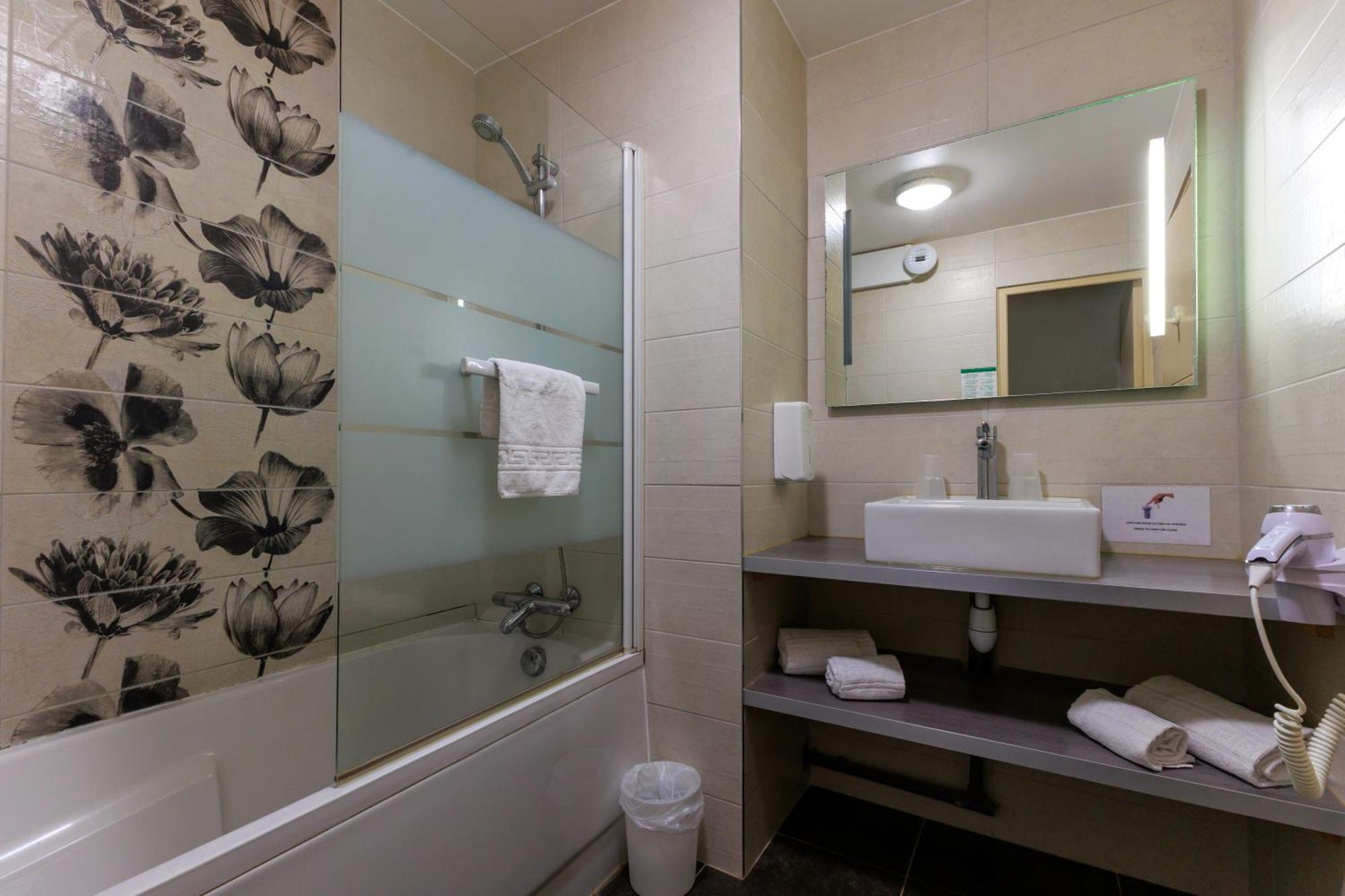 Logis Hotel Le Rochelois La Rochelle  Dış mekan fotoğraf
